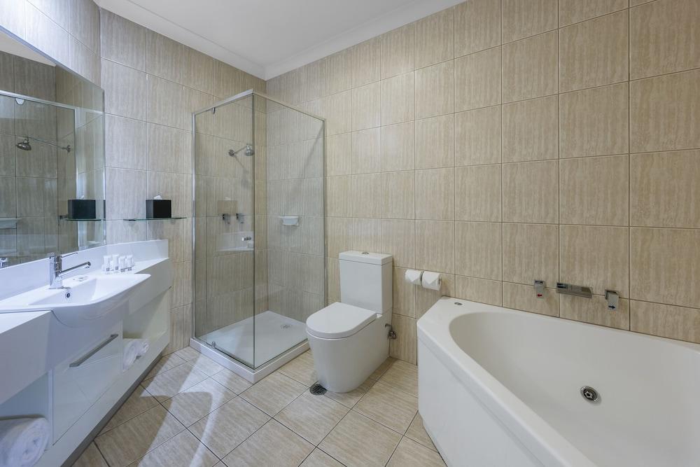 The Carrington Hotel Шепъртън Екстериор снимка